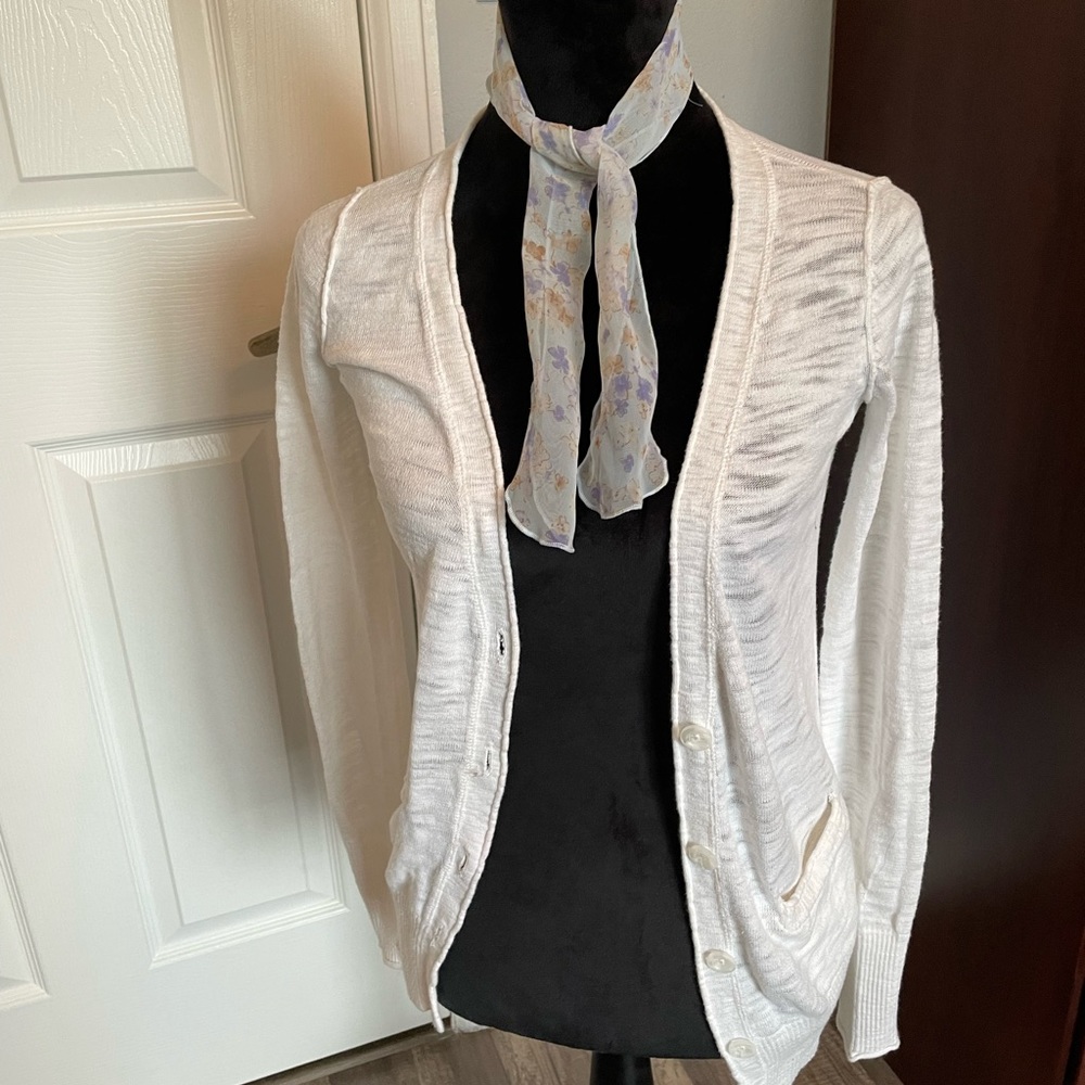 White Lightweight Sweater Size Small